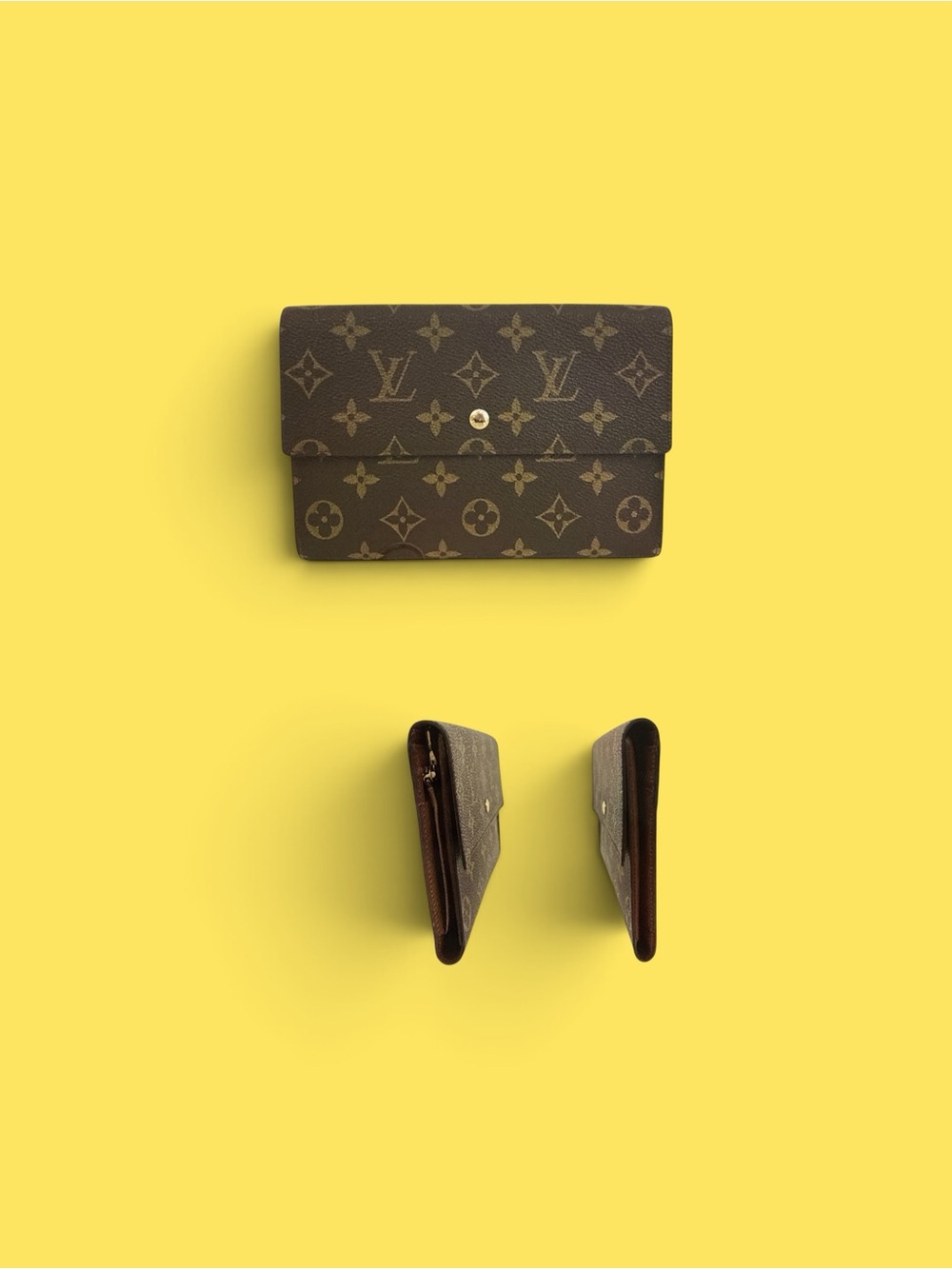 Louis Vuitton Vintage !!Brown Monogram Passport Holder